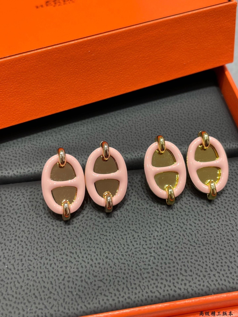 H**me5 earrings